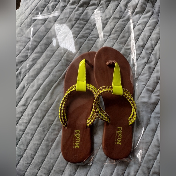 Mudd Sandals - Picture 4 of 4